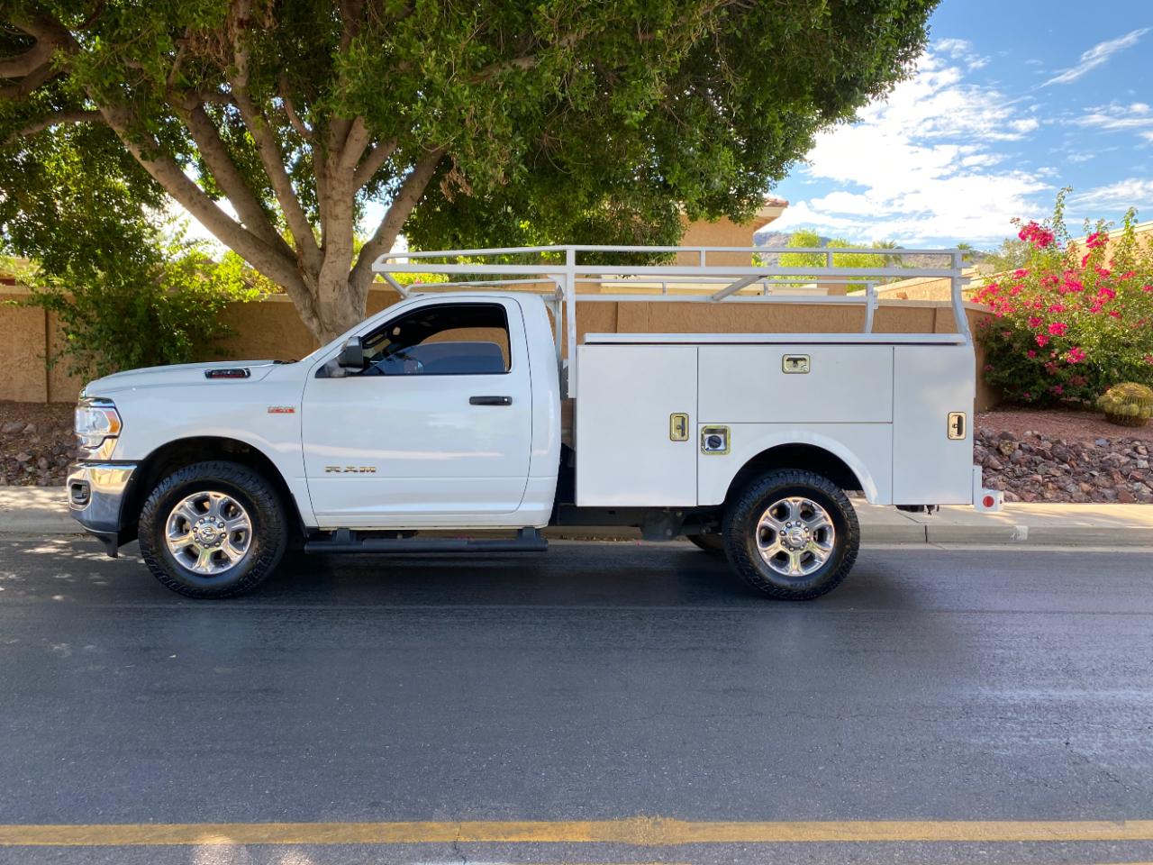 RAM 2500 Big Horn 4x2 Reg Cab 8' Box 2022