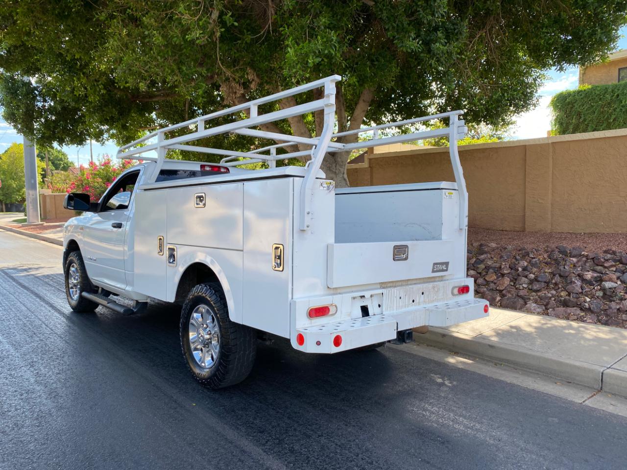 RAM 2500 Big Horn 4x2 Reg Cab 8' Box 2022
