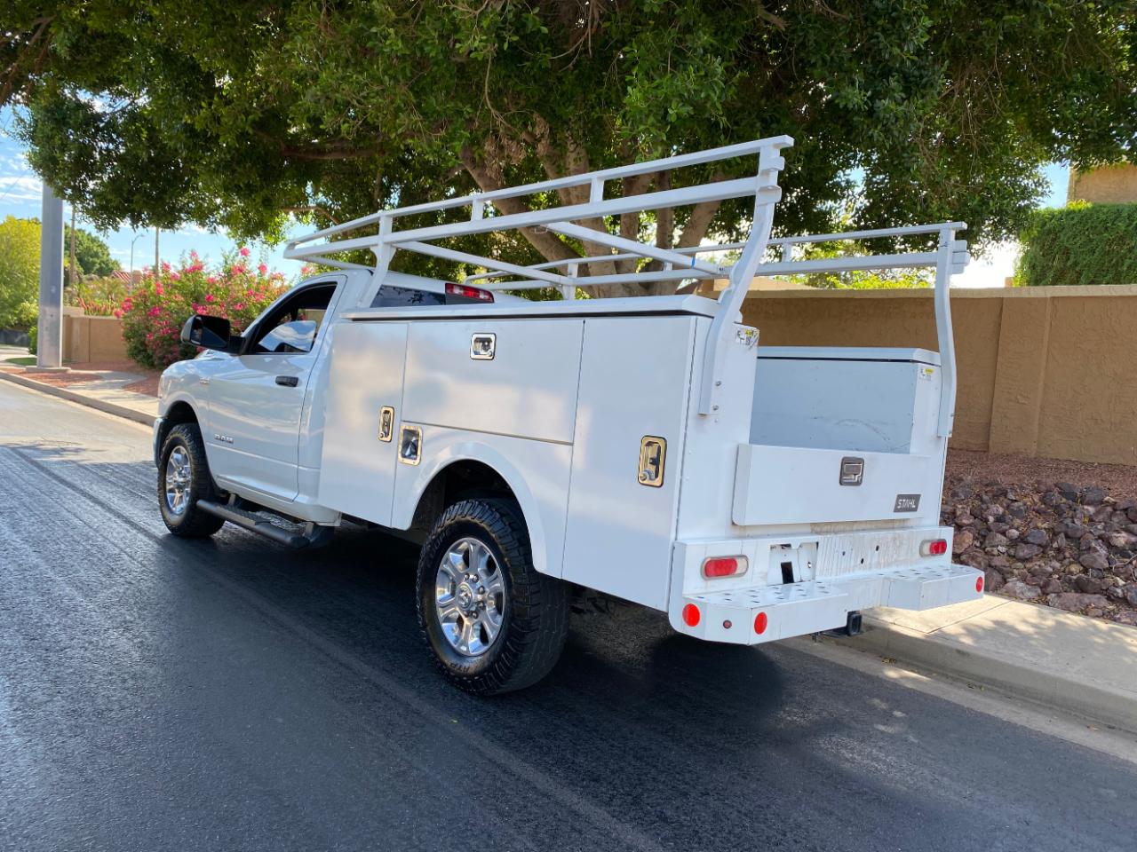 RAM 2500 Big Horn 4x2 Reg Cab 8' Box 2022