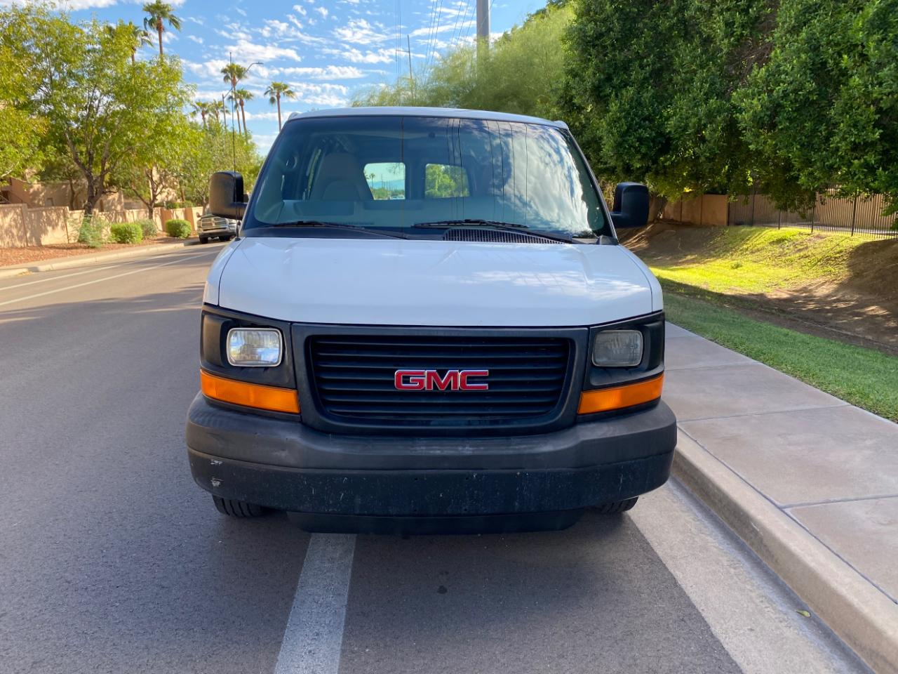 GMC Savana photo 3