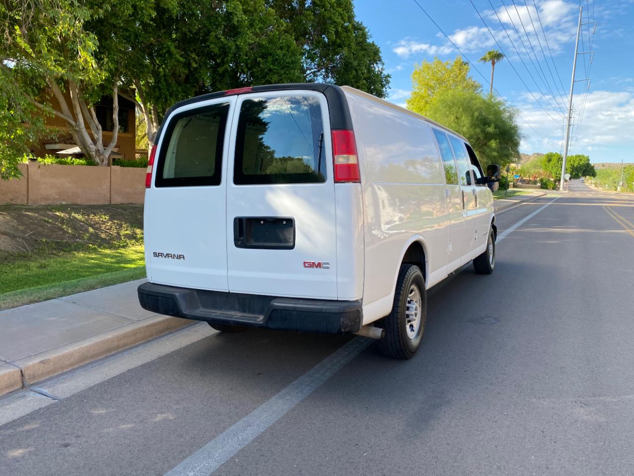 GMC Savana photo 4
