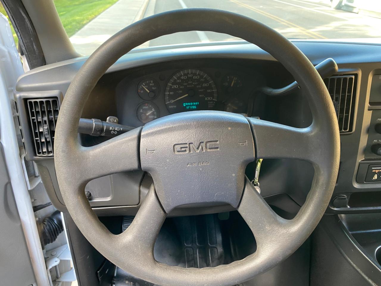 GMC Savana photo 37
