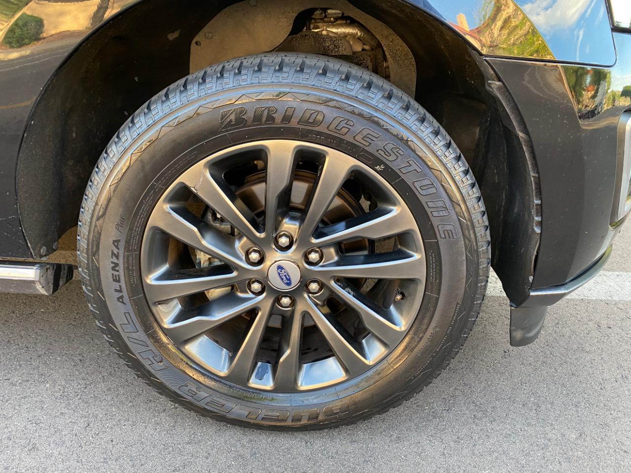 Ford Expedition MAX photo 23