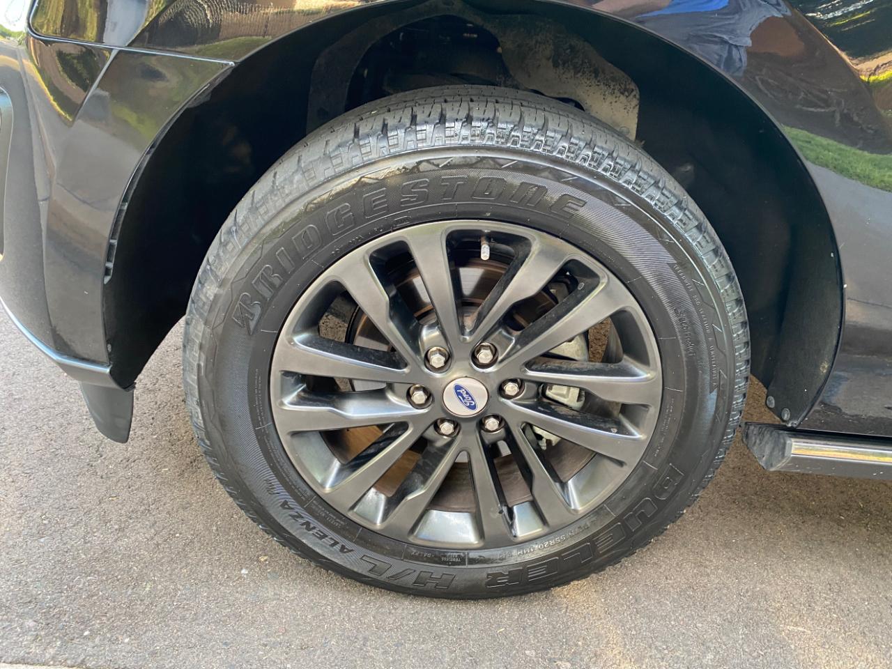 Ford Expedition MAX photo 26