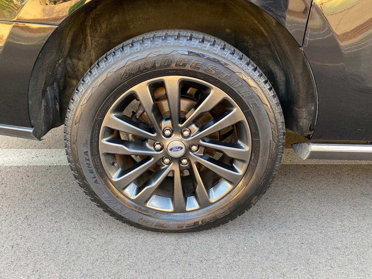 Ford Expedition MAX photo 28