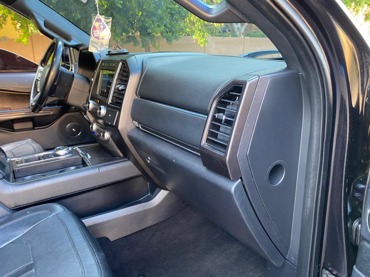 Ford Expedition MAX photo 65