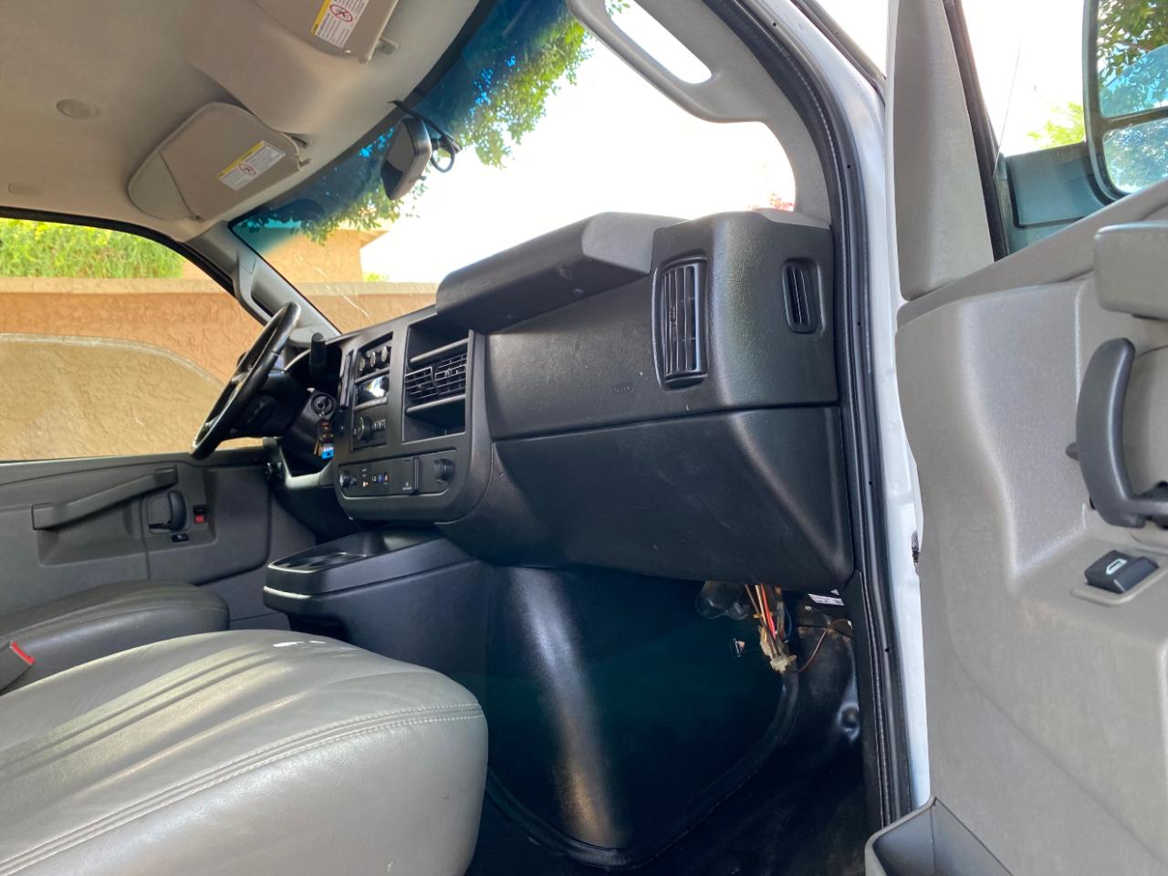 Chevrolet Express photo 43