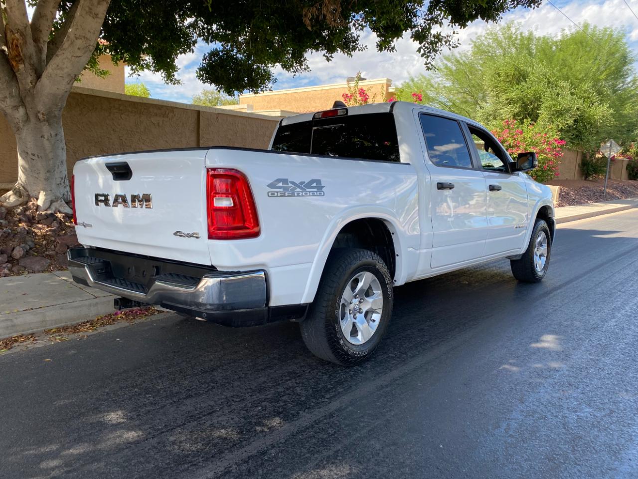 RAM 1500 Lone Star 4x4 Crew Cab 5'7" Box 2025