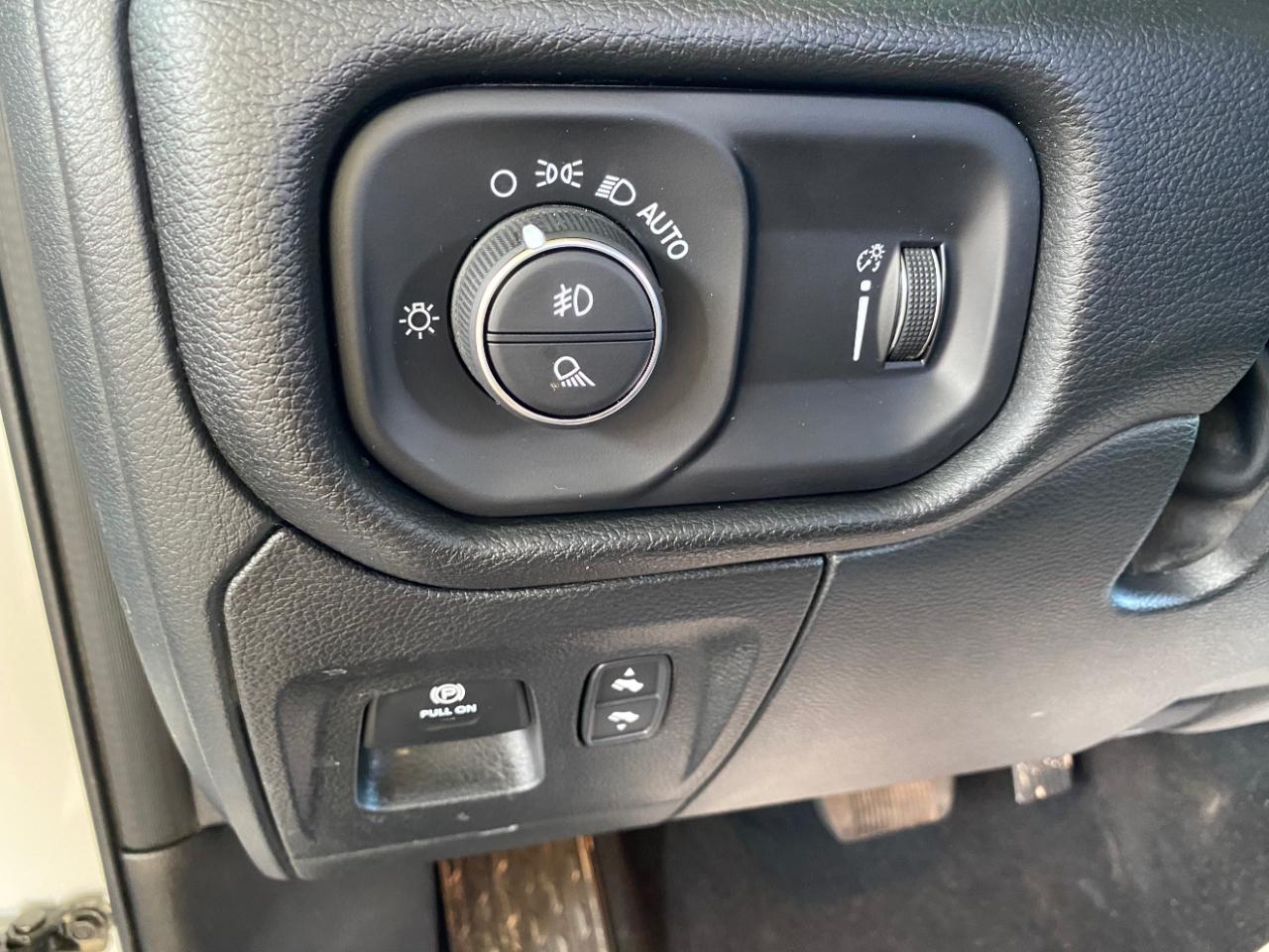 RAM 1500 Lone Star 4x4 Crew Cab 5'7" Box 2025