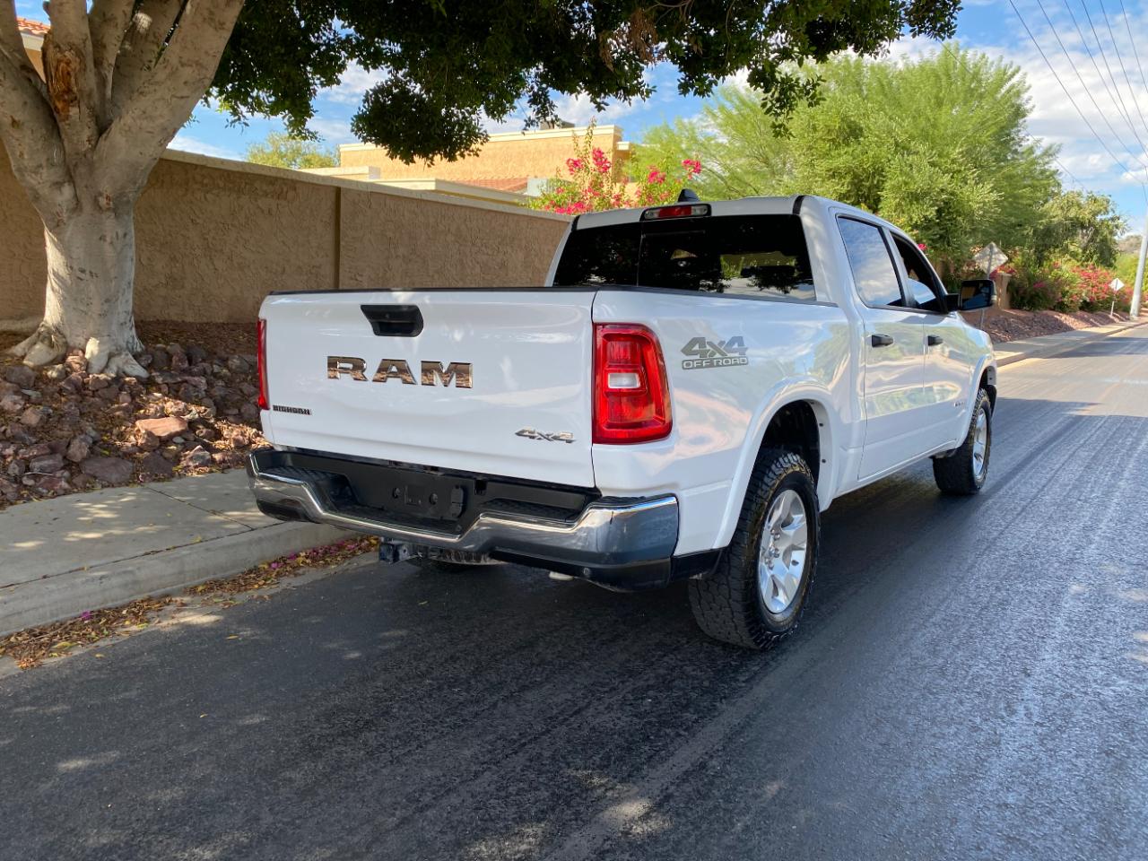 RAM 1500 Big Horn 4x4 Crew Cab 5'7" Box 2025