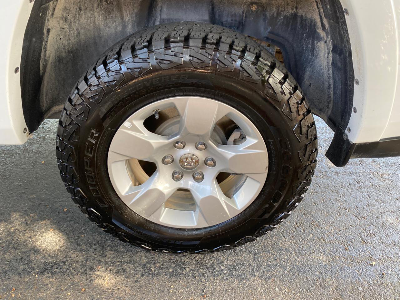 RAM 1500 Big Horn 4x4 Crew Cab 5'7" Box 2025