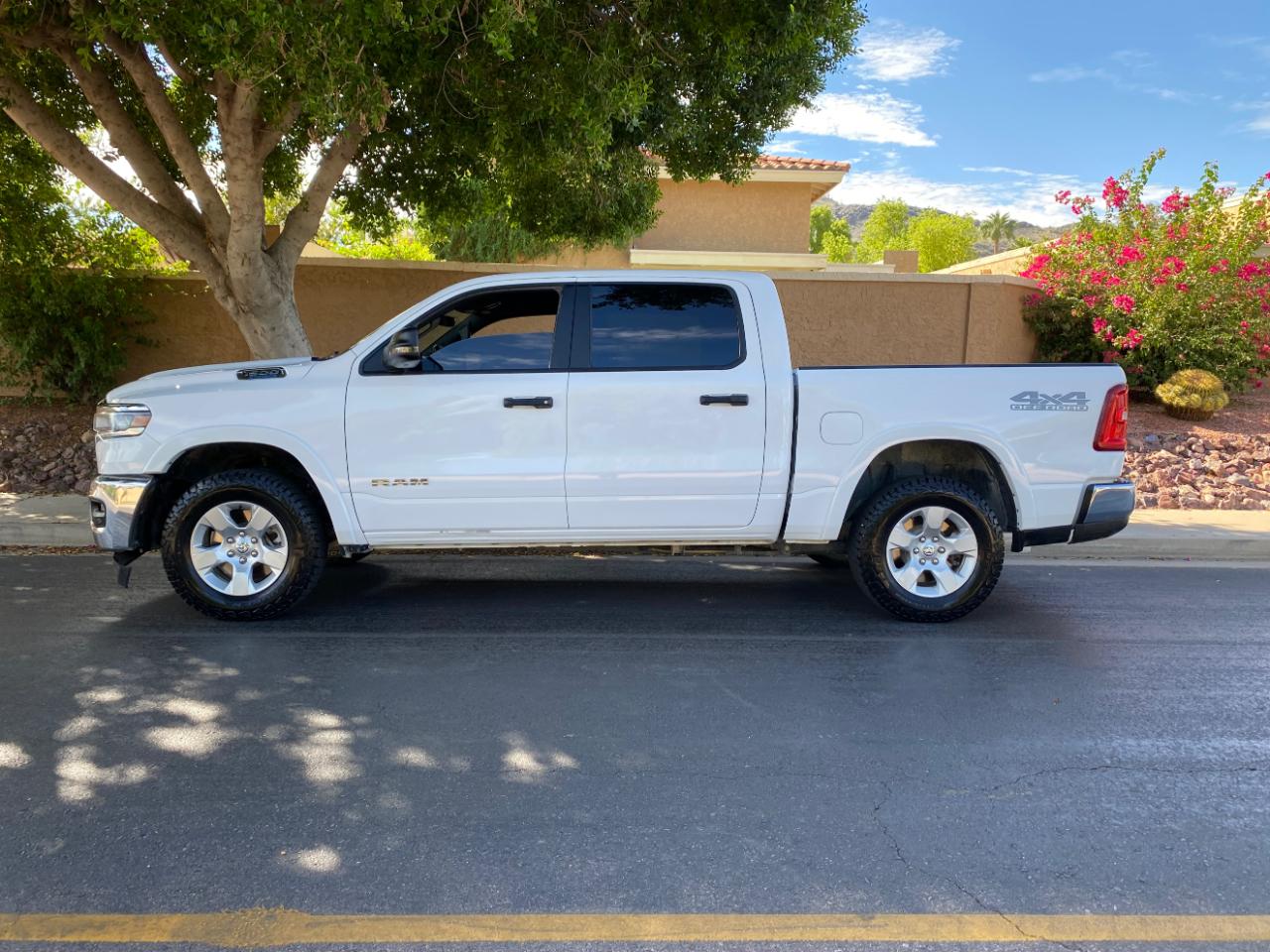RAM 1500 Big Horn 4x4 Crew Cab 5'7" Box 2025