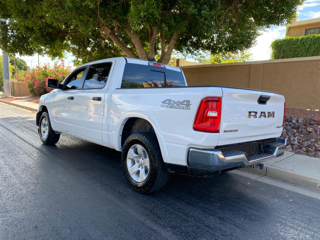 RAM 1500 Big Horn 4x4 Crew Cab 5'7" Box 2025