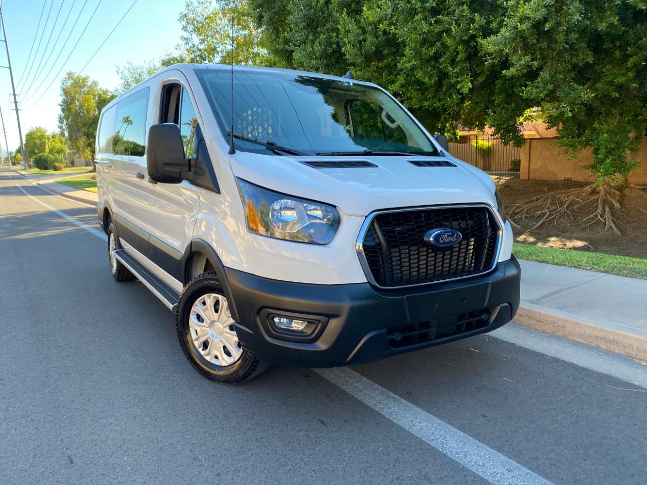 Ford Transit photo 2