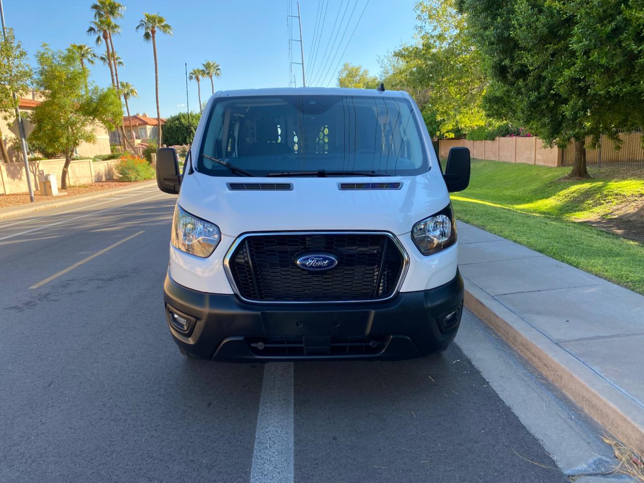 Ford Transit photo 3