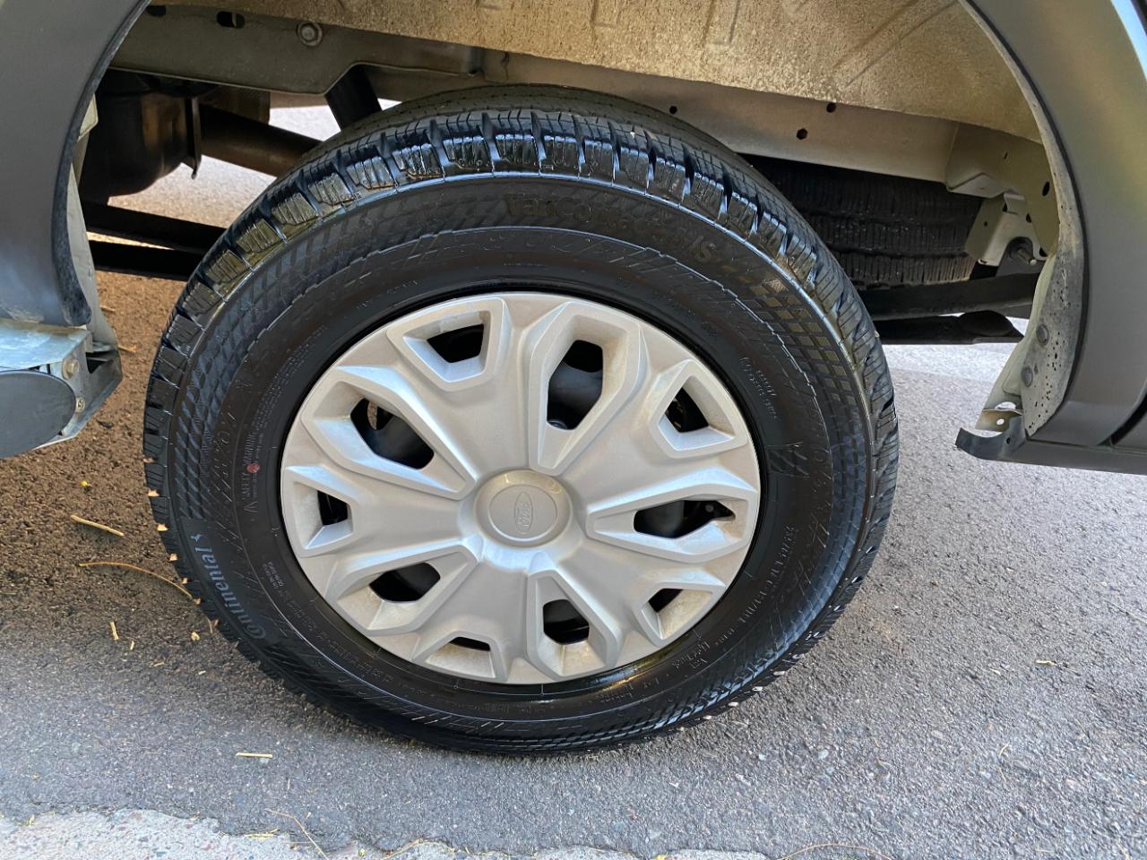 Ford Transit photo 19