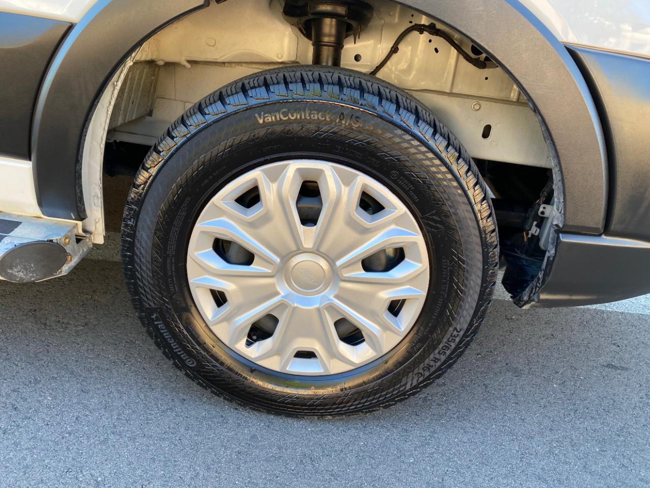 Ford Transit photo 21