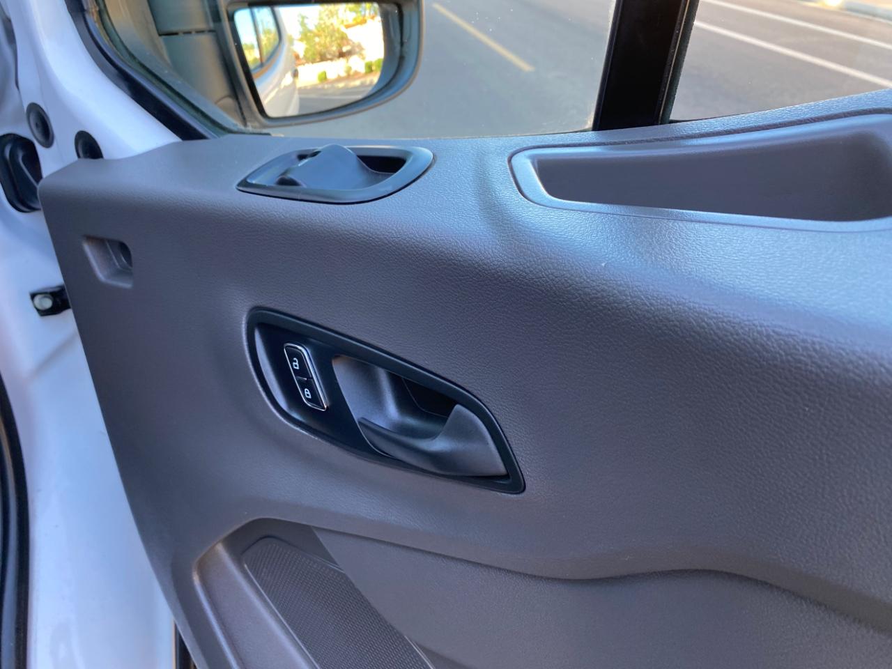 Ford Transit photo 31