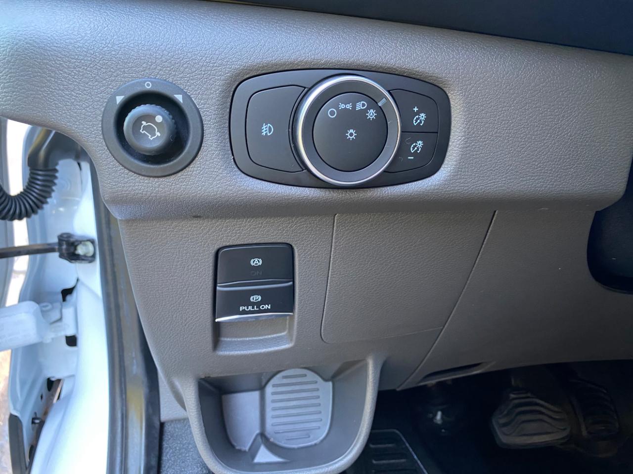 Ford Transit photo 48