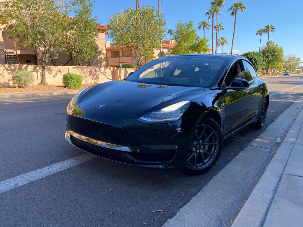 Tesla Model 3 photo 6