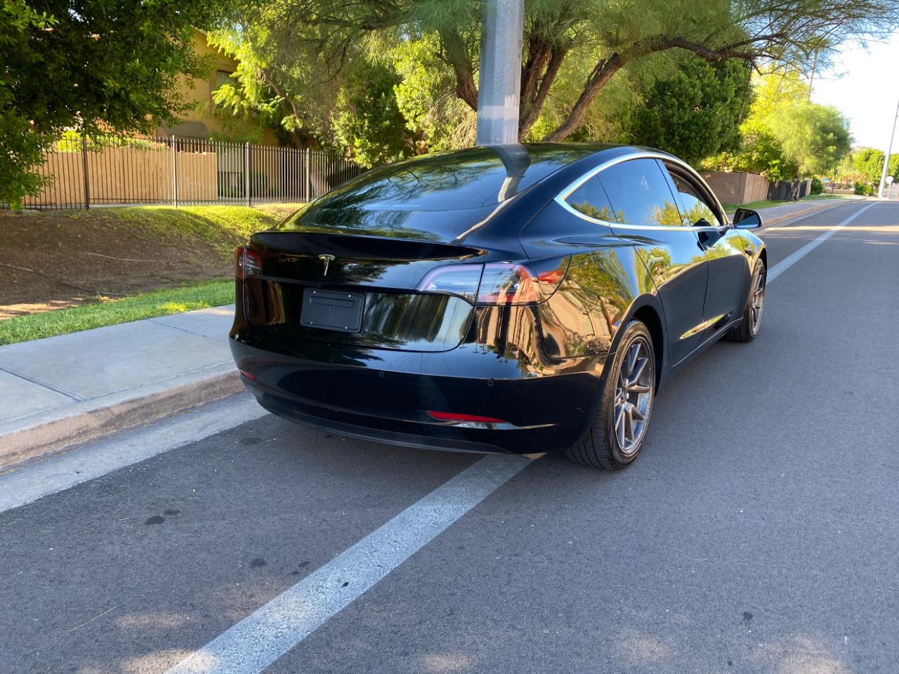 Tesla Model 3 photo 8
