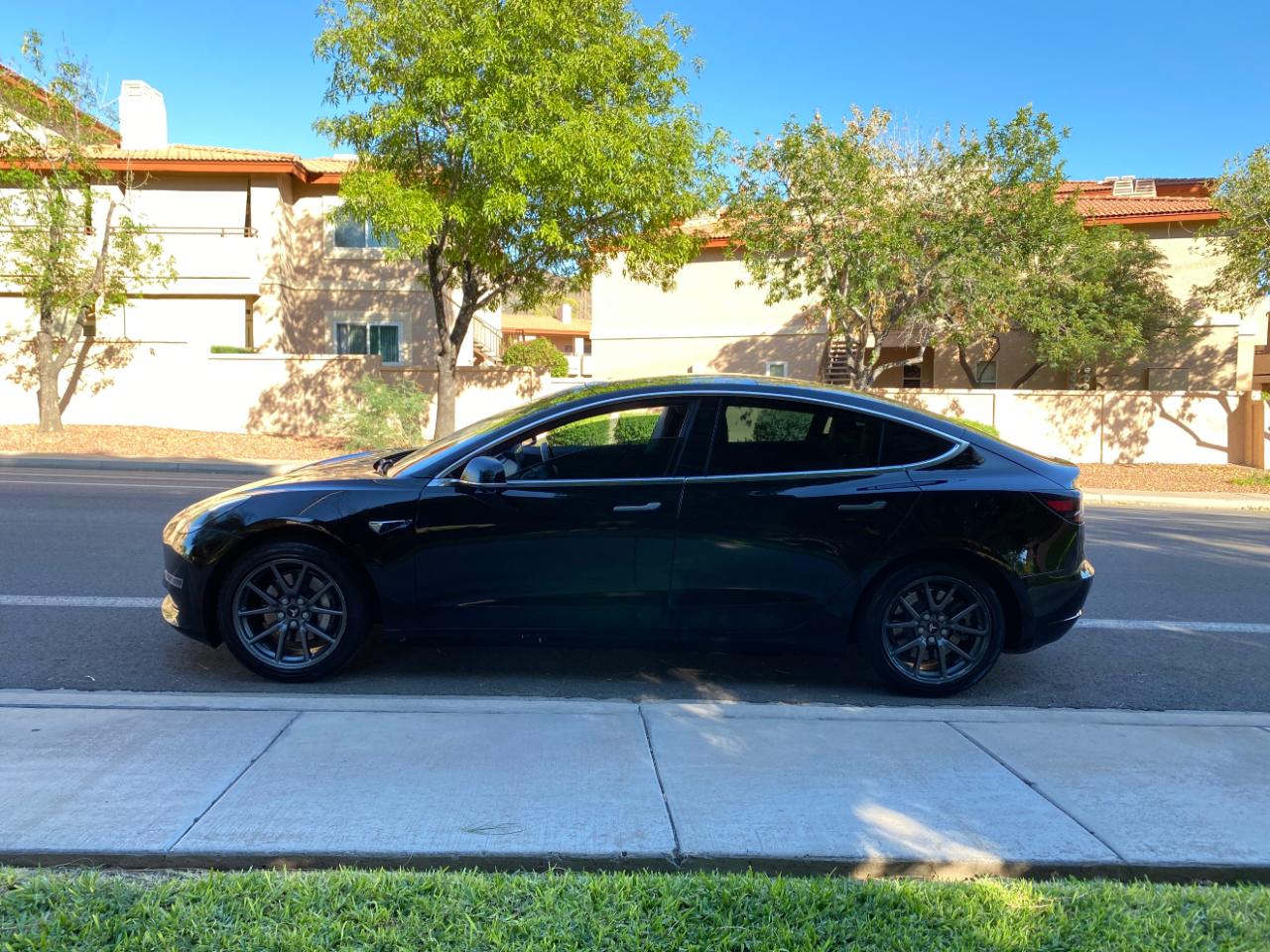 Tesla Model 3 photo 14