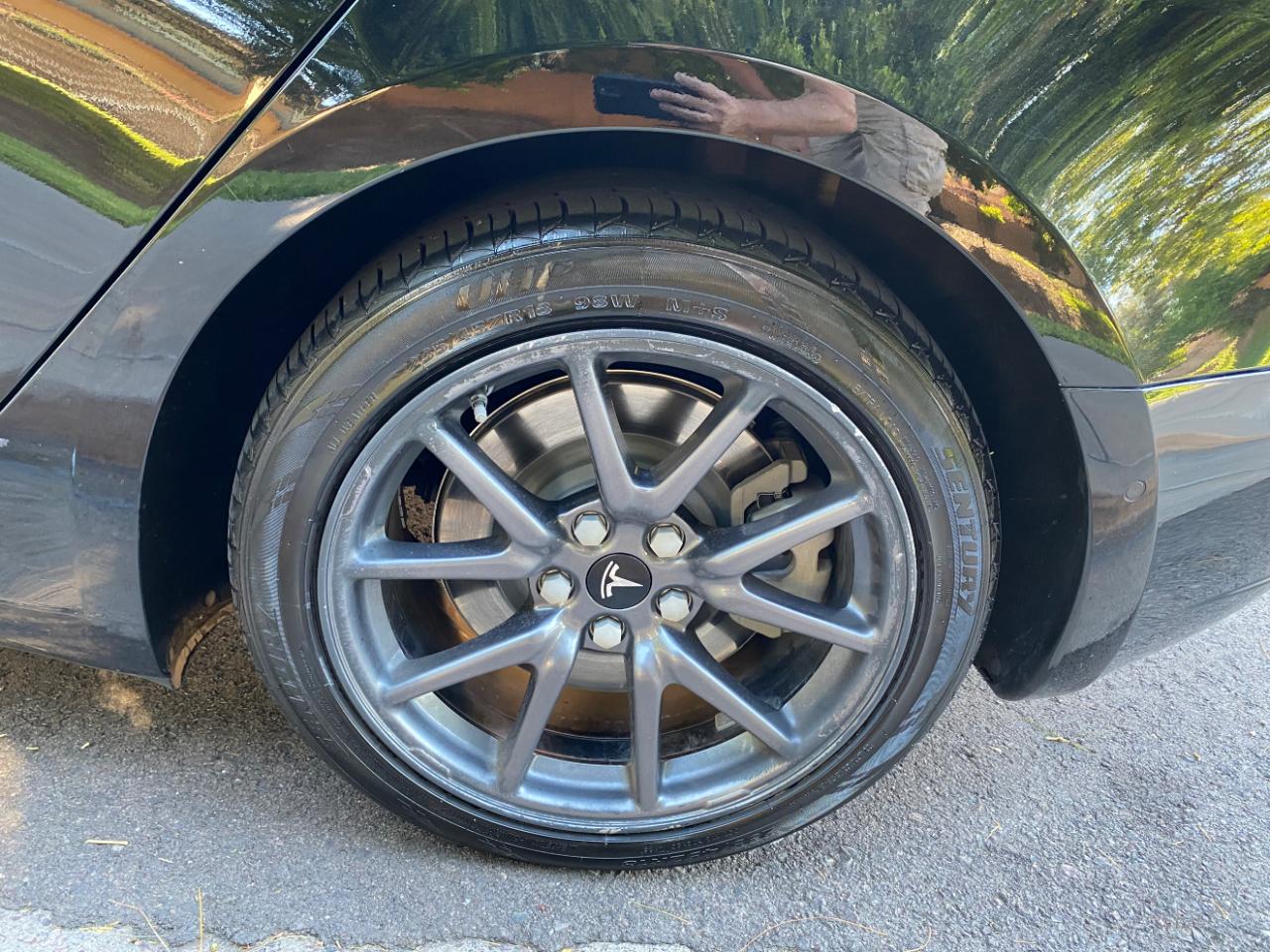 Tesla Model 3 photo 24