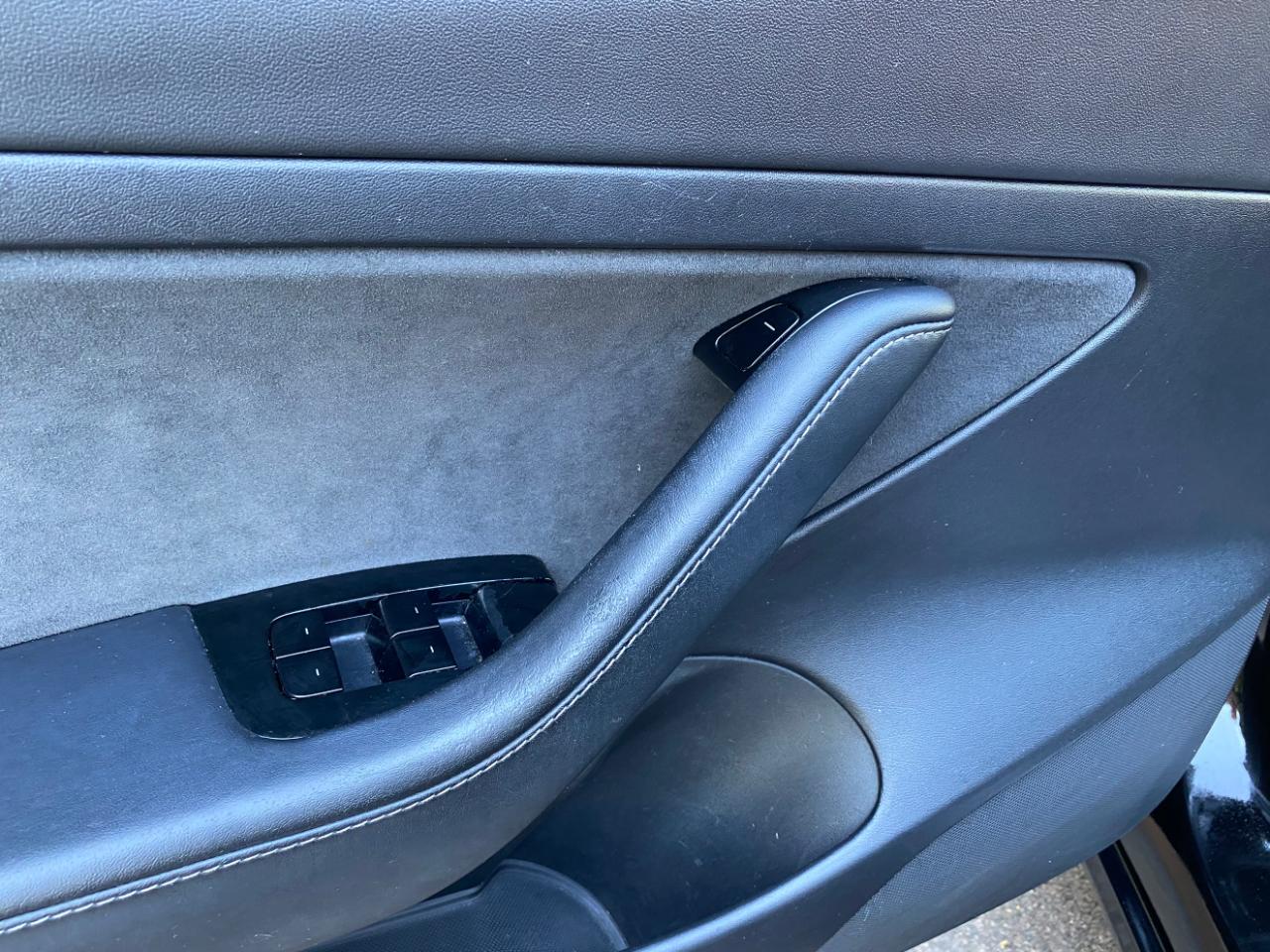 Tesla Model 3 photo 27