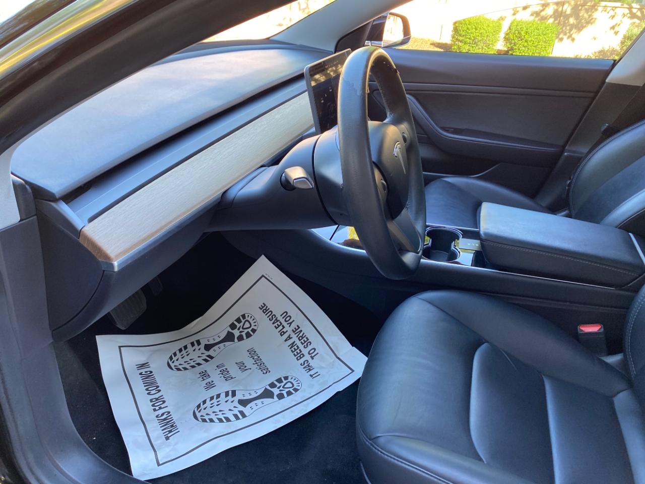 Tesla Model 3 photo 28