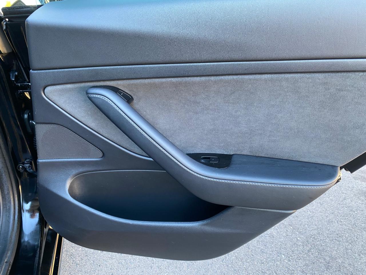 Tesla Model 3 photo 45
