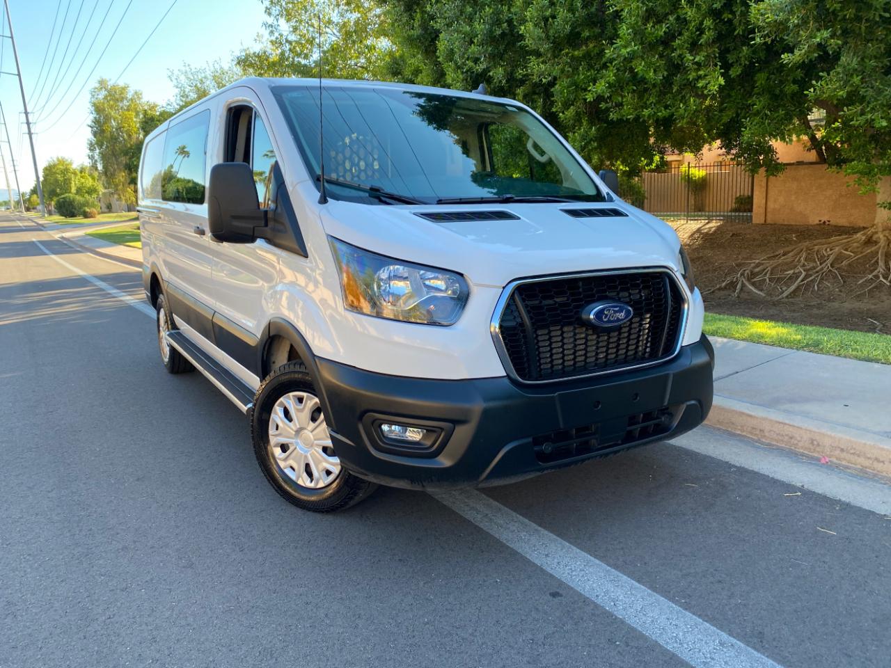 Ford Transit photo 2