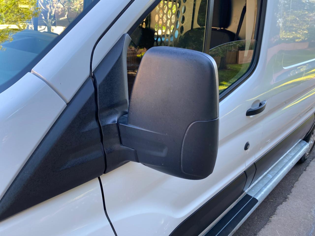 Ford Transit photo 13