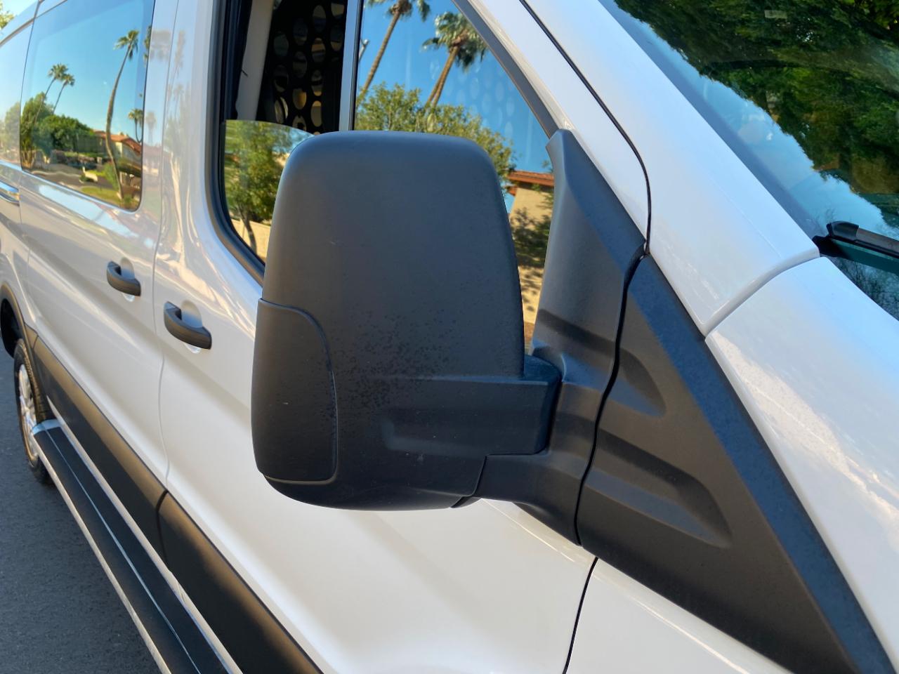 Ford Transit photo 17