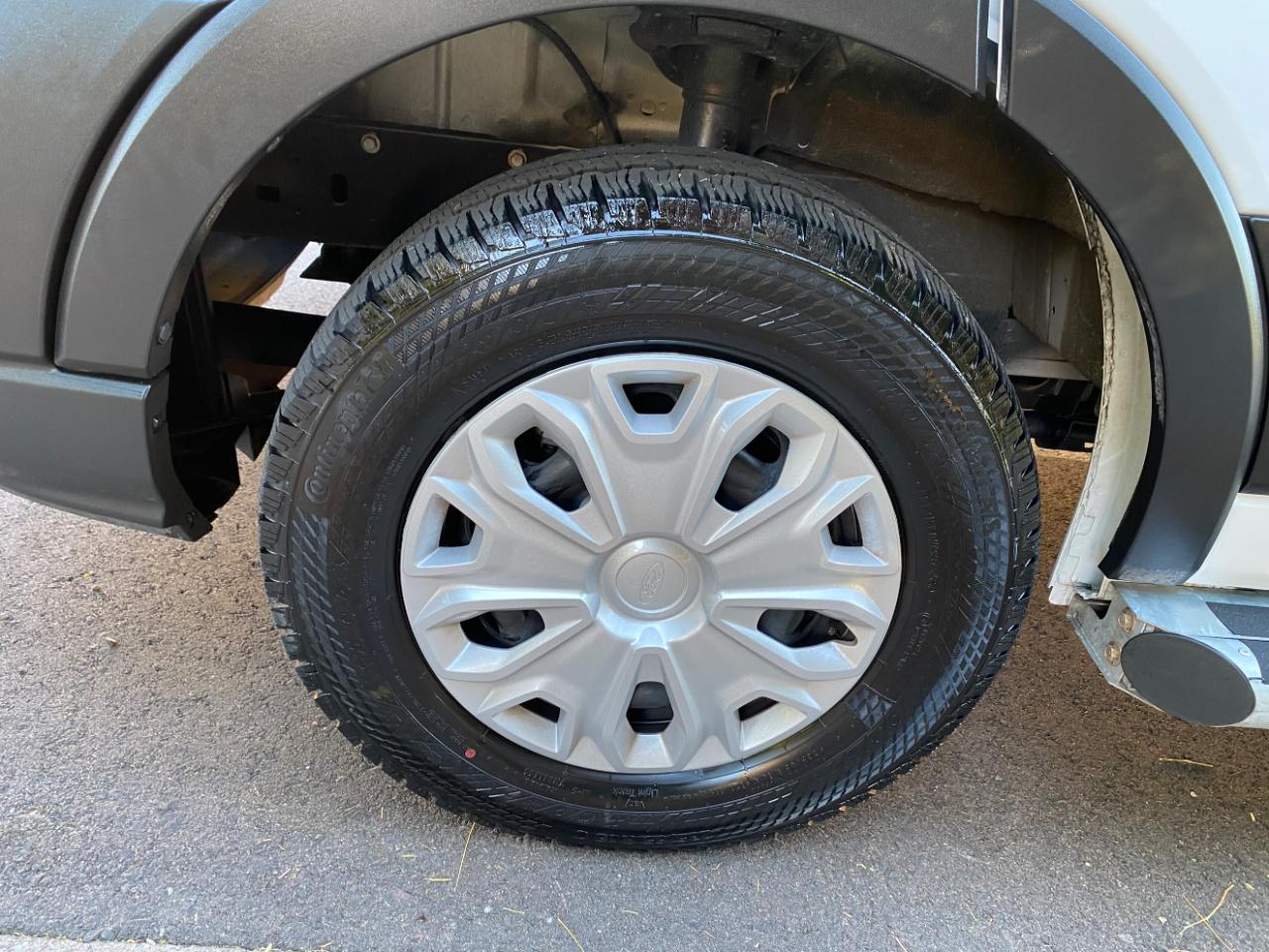 Ford Transit photo 24