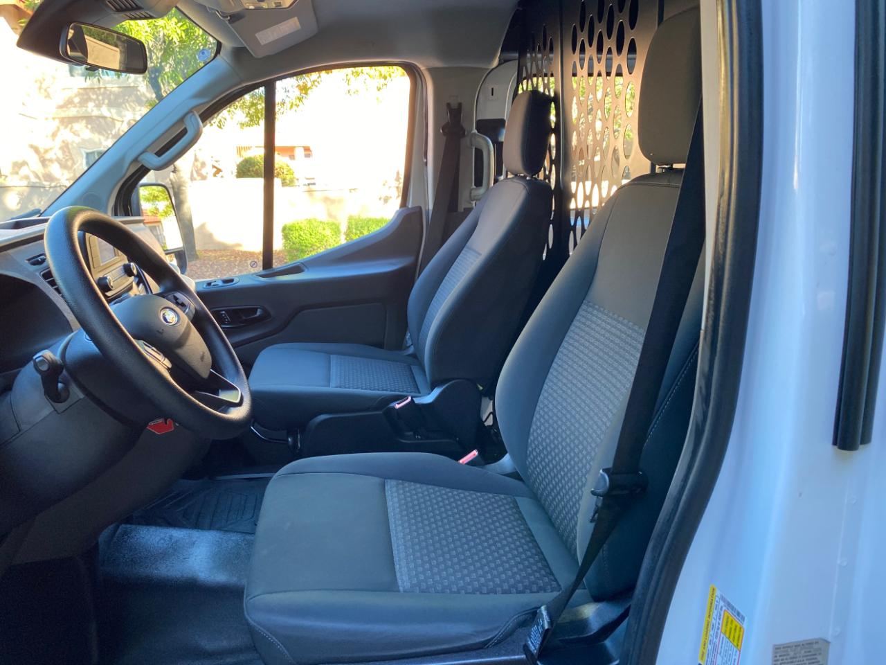 Ford Transit photo 25
