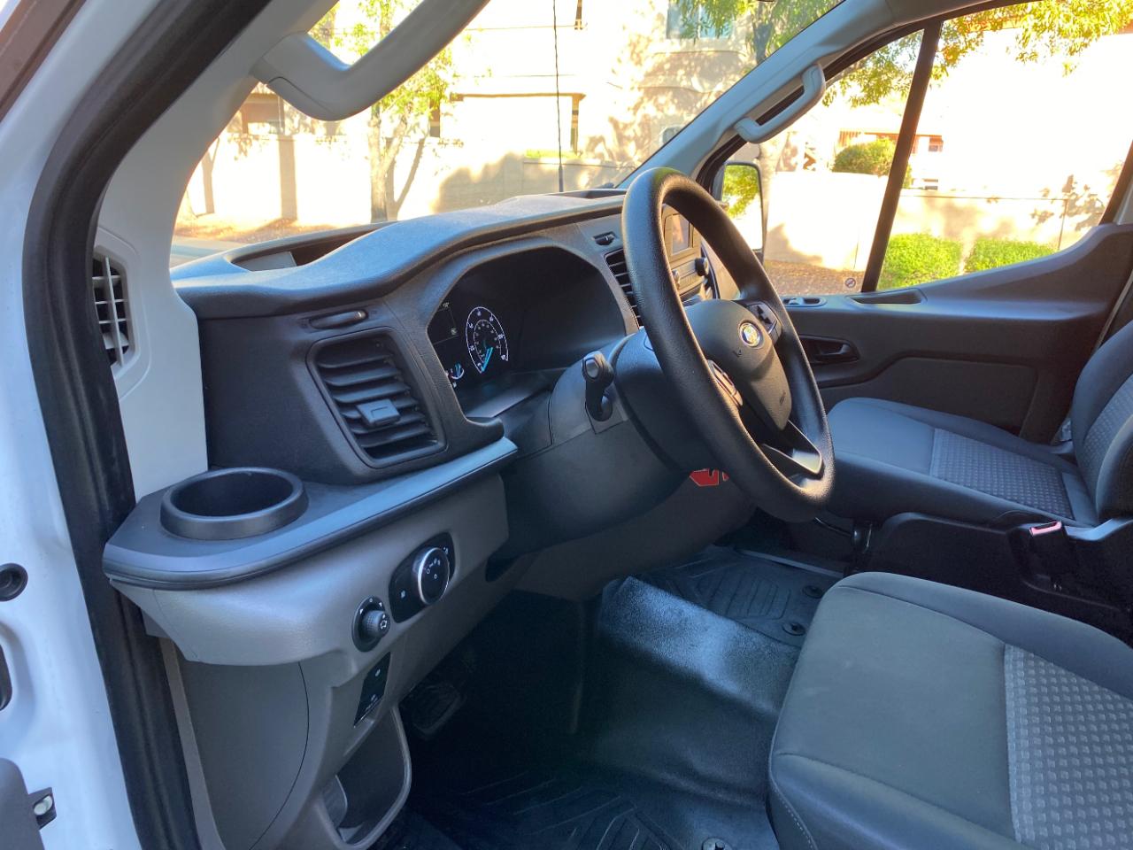 Ford Transit photo 30