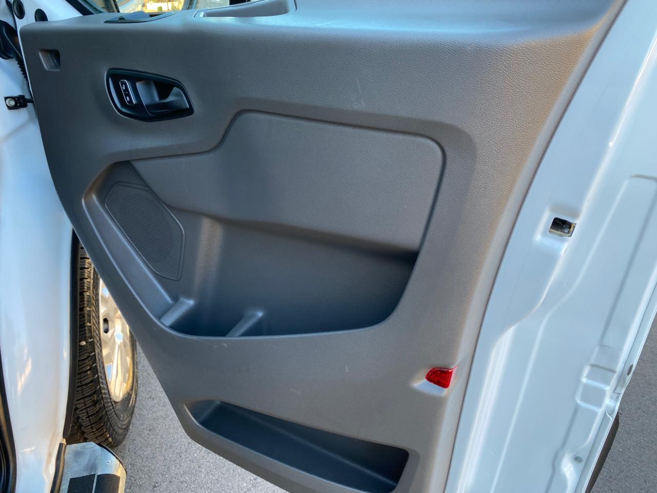 Ford Transit photo 32