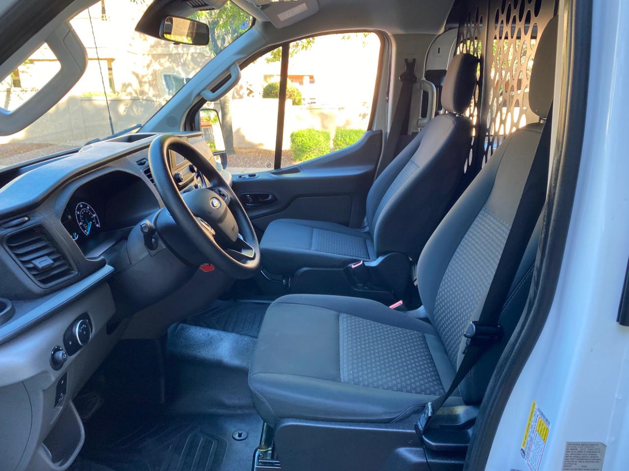 Ford Transit photo 33