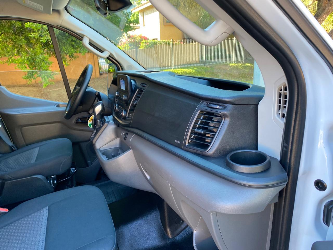 Ford Transit photo 39