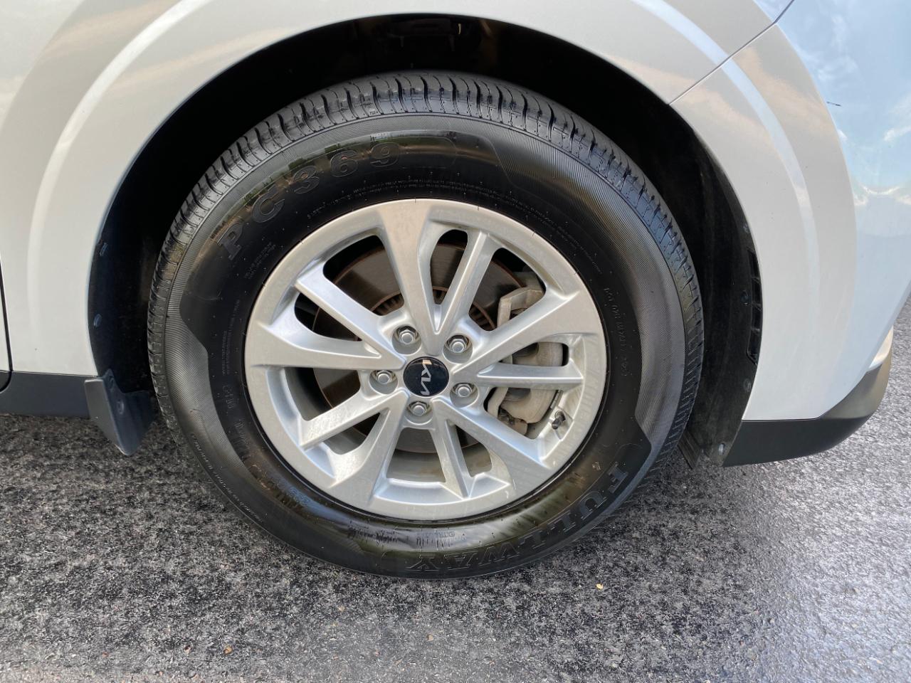 Kia Carnival LX FWD w/Seat Pkg 2023