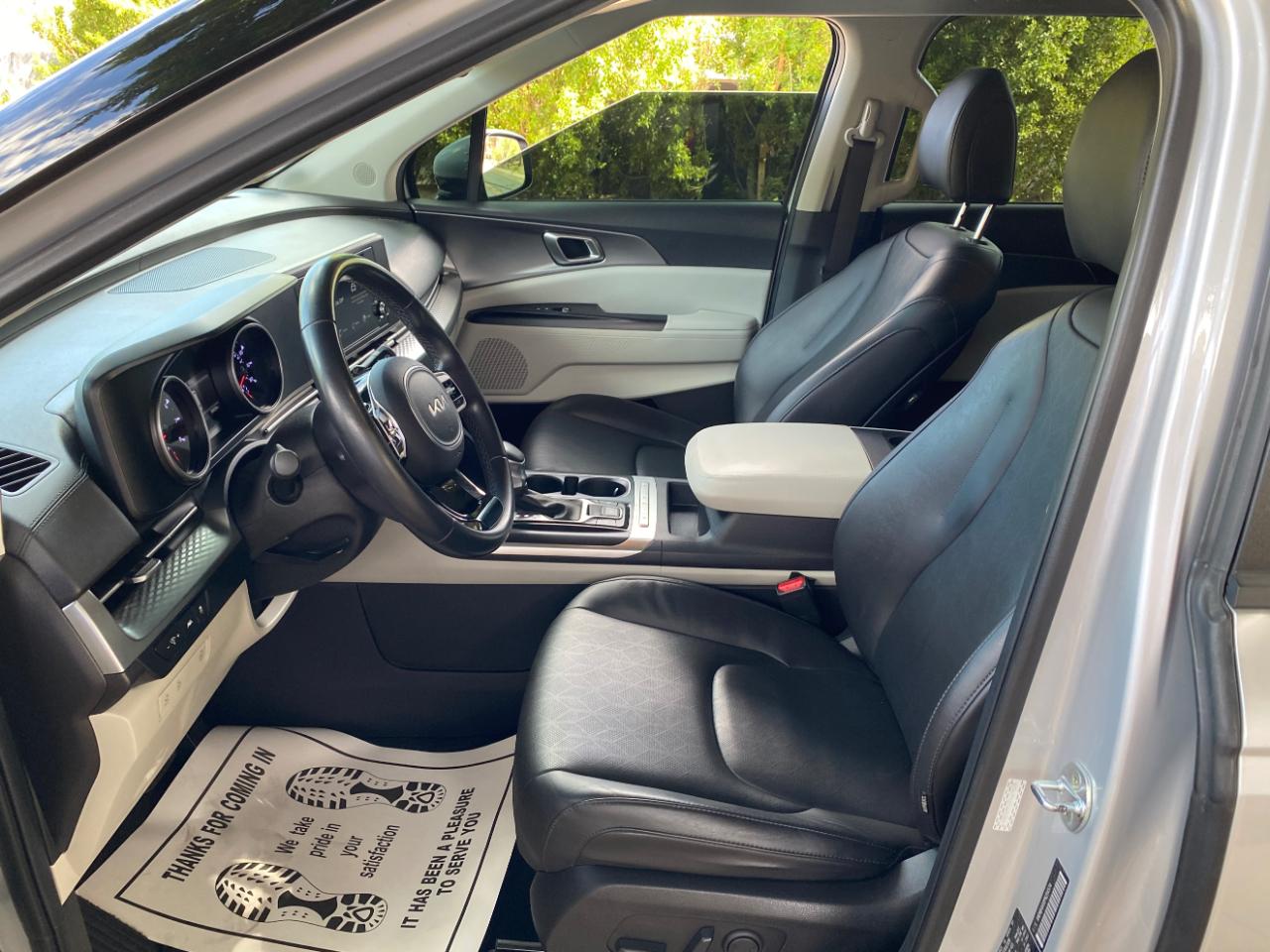 Kia Carnival LX FWD w/Seat Pkg 2023