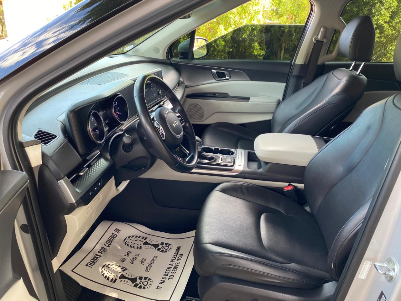 Kia Carnival LX FWD w/Seat Pkg 2023