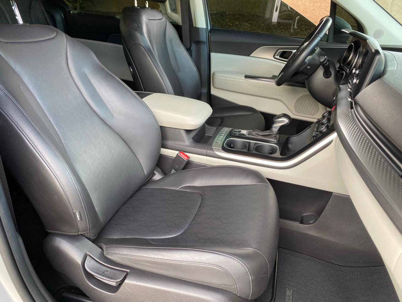Kia Carnival LX FWD w/Seat Pkg 2023