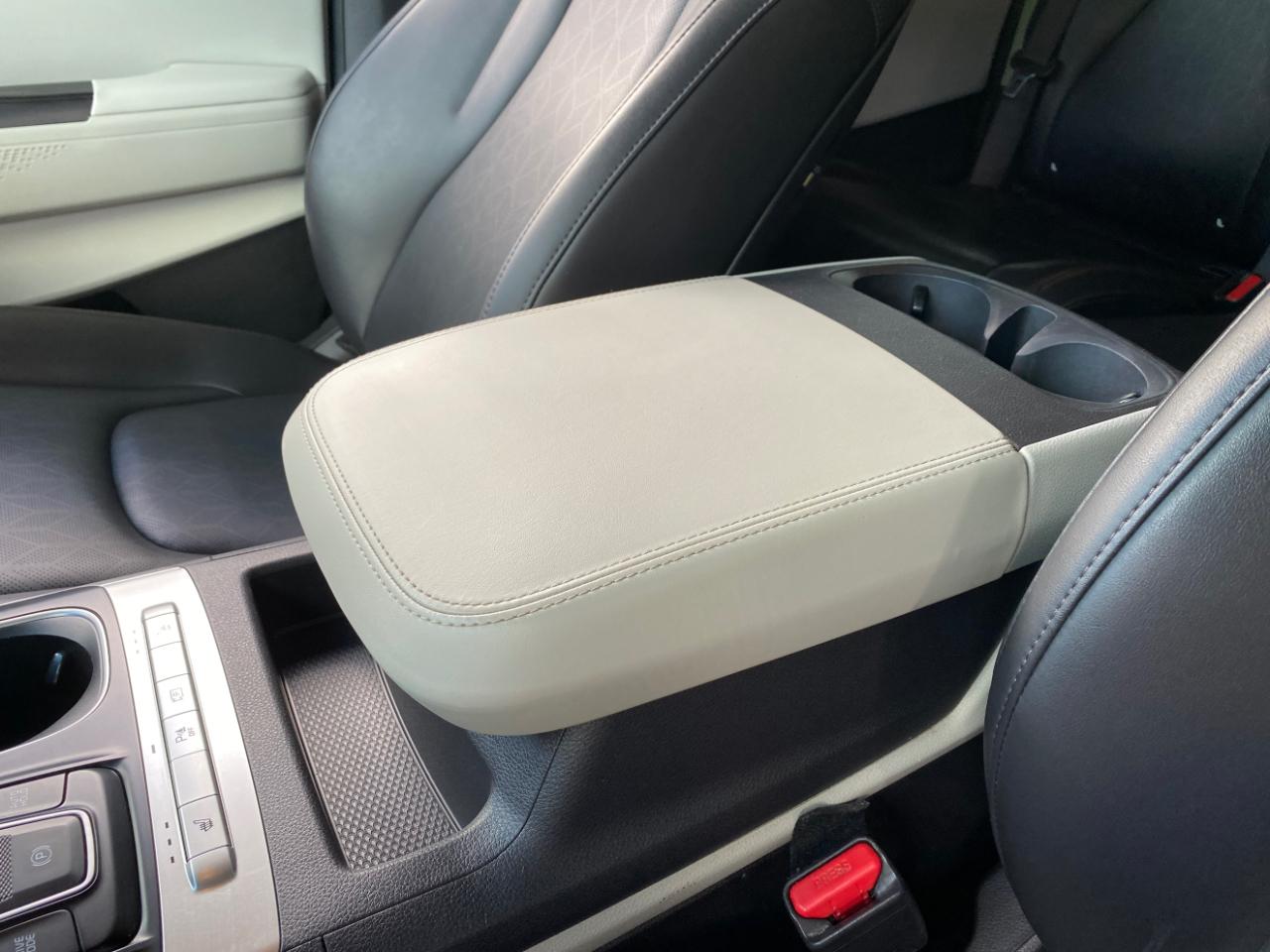 Kia Carnival LX FWD w/Seat Pkg 2023