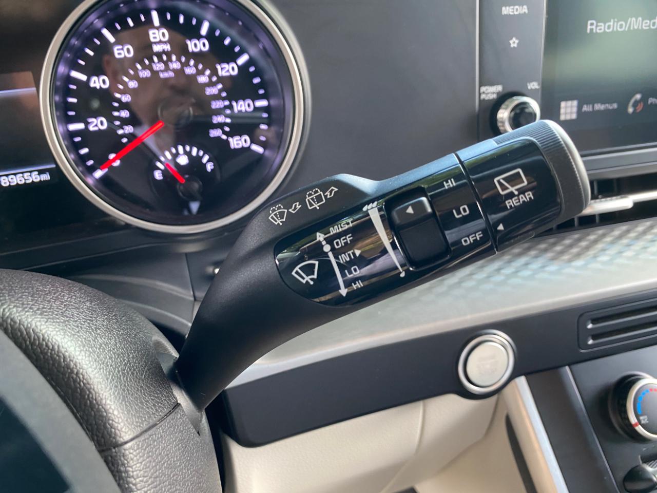 Kia Carnival LX FWD w/Seat Pkg 2023