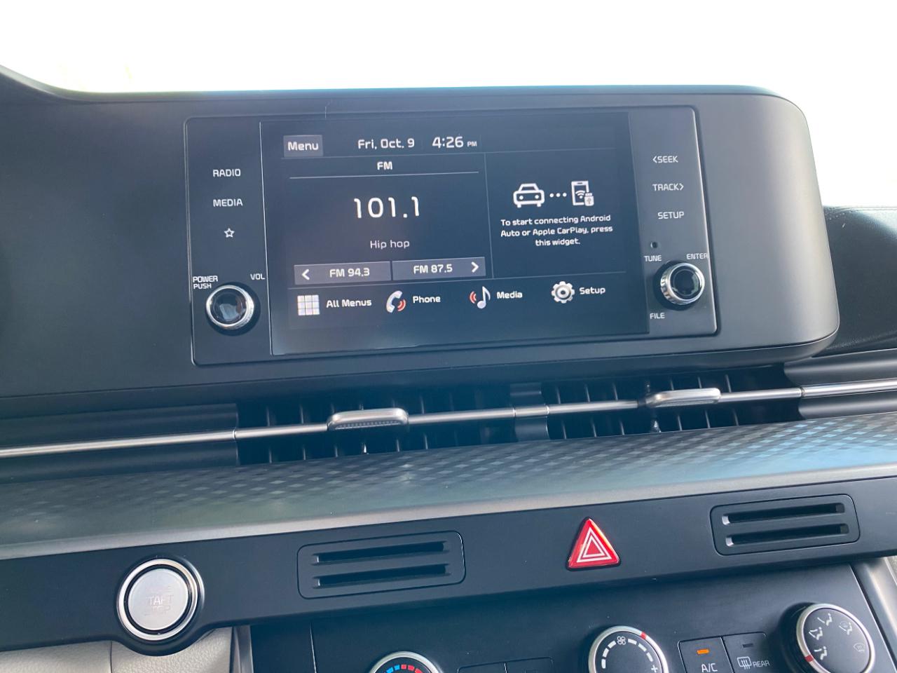 Kia Carnival LX FWD w/Seat Pkg 2023