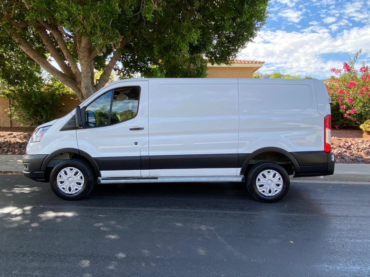 Ford Transit Cargo Van T-250 130" Low Rf 9070 GVWR RWD 2025