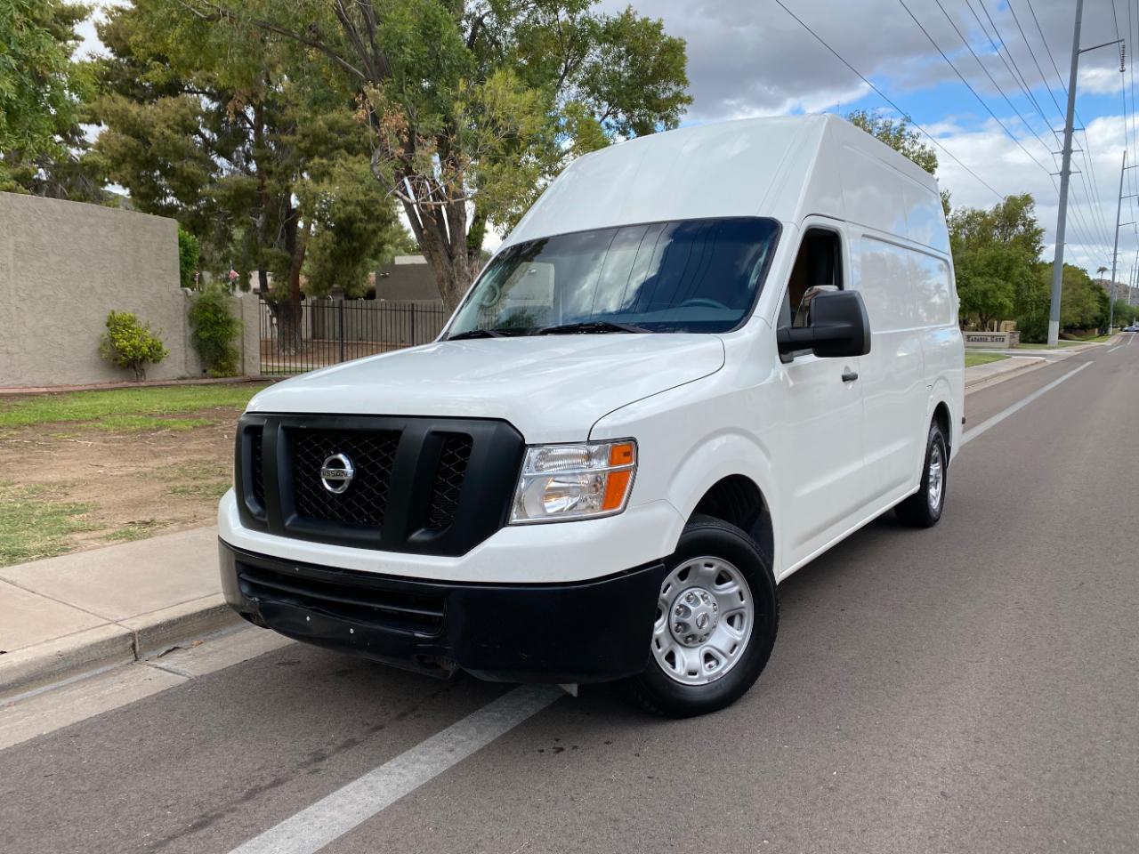 Nissan NV photo 2