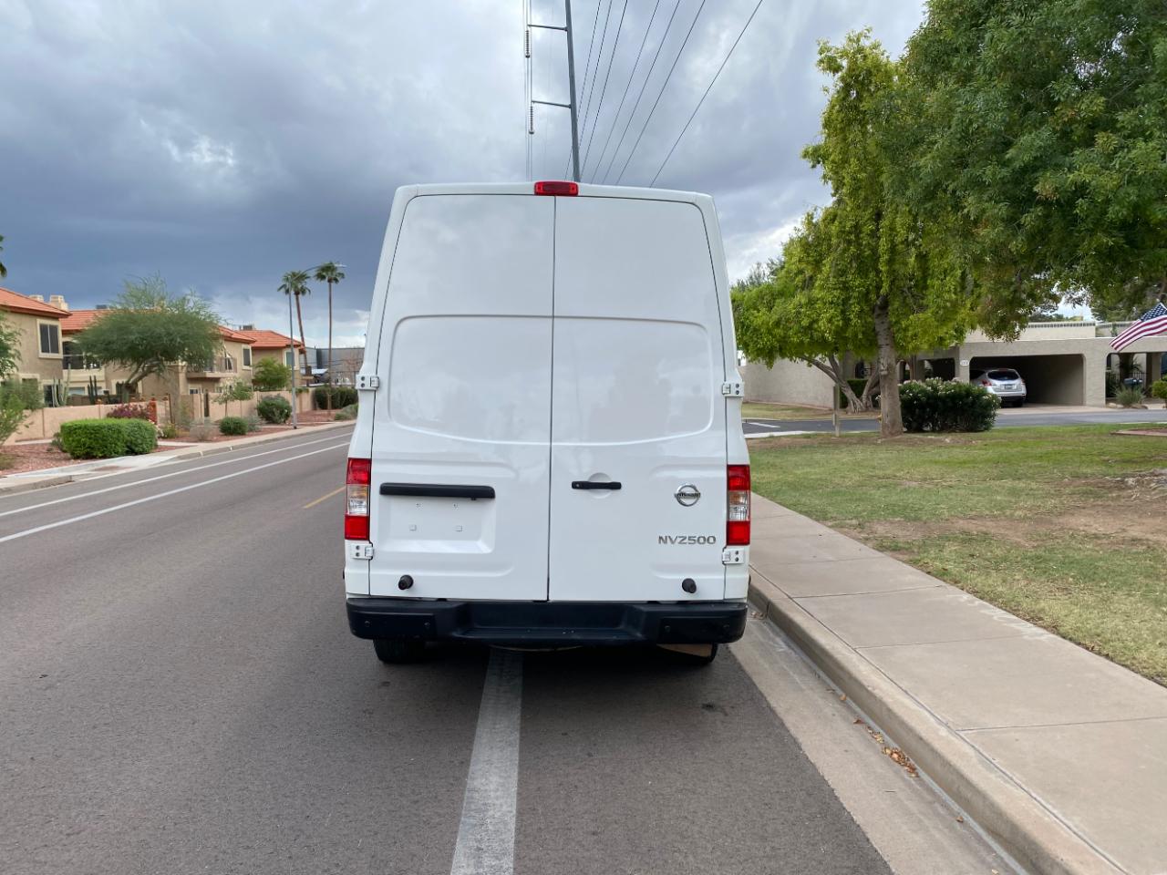 Nissan NV photo 11