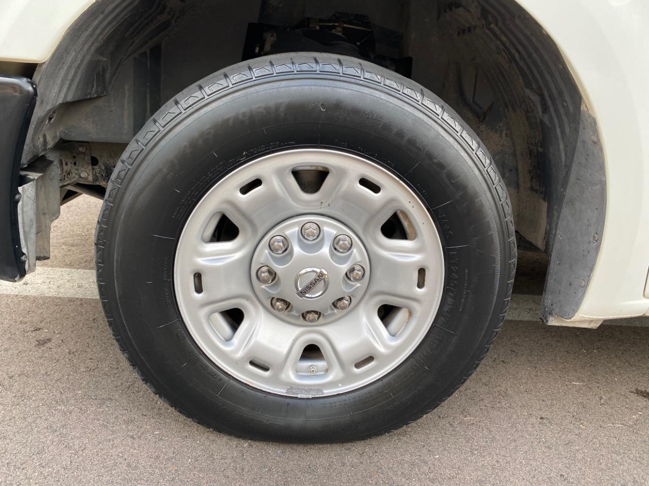Nissan NV photo 21